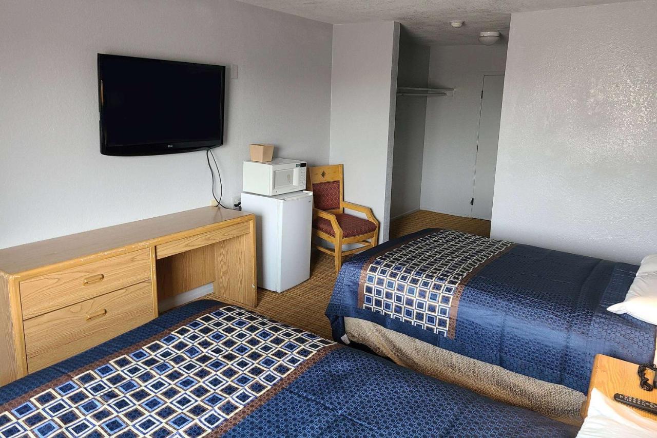 Travelodge By Wyndham Stockton Exteriér fotografie