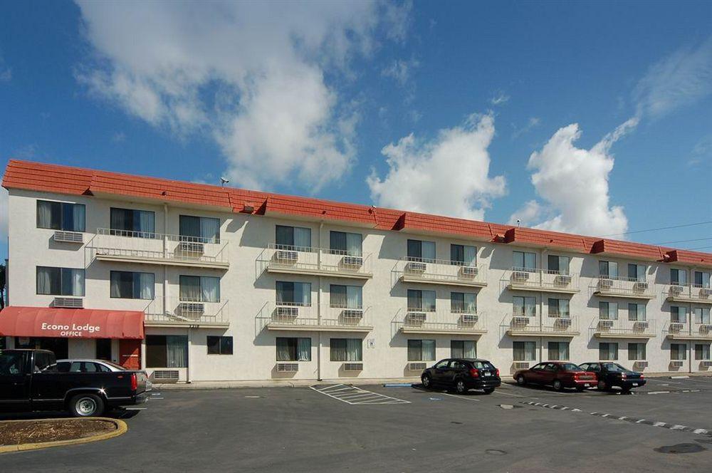 Travelodge By Wyndham Stockton Exteriér fotografie